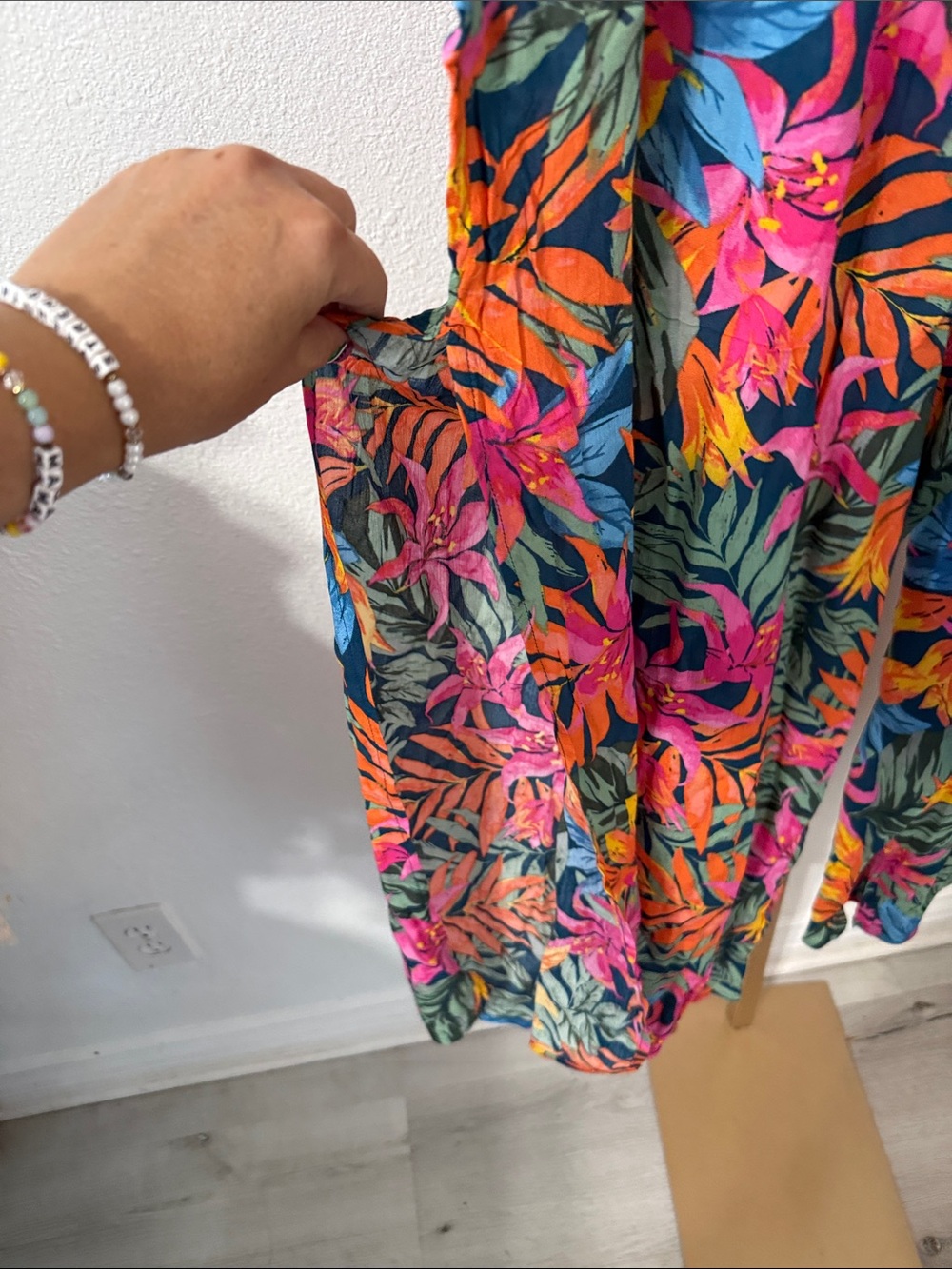 Tropical Floral wide legs pants in Vibrant Multi-Color- Size 1X- NWT - Picture 3 of 6